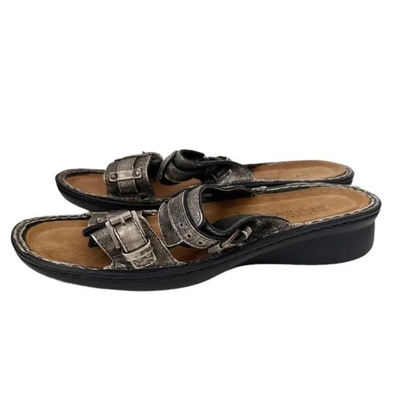 Naot Karaoke Slip On Sandals