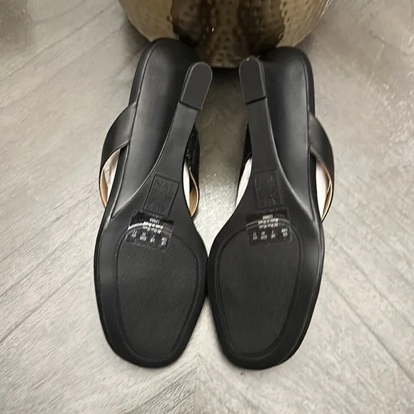NATURALIZER Lenna Womens Leather Slip On Wedge Sandals In Black Leather