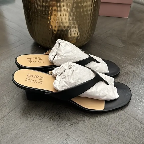 NATURALIZER Lenna Womens Leather Slip On Wedge Sandals In Black Leather