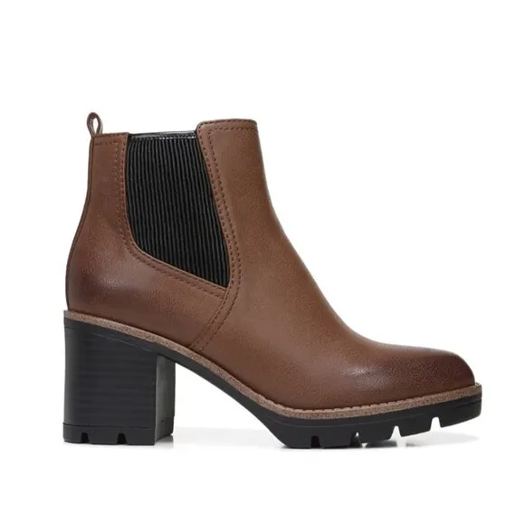 NATURALIZER Madalynn-Gore Lug Sole Booties (WIDE)
