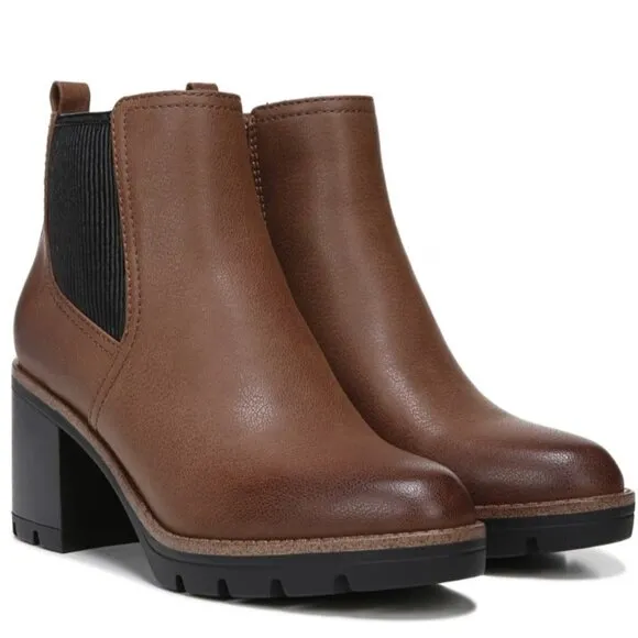 NATURALIZER Madalynn-Gore Lug Sole Booties (WIDE)
