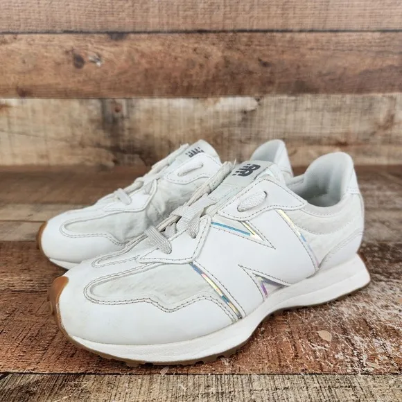 New Balance 327 PS Youth Size 1 White Sea Salt Gum Casual Trainers Sneaker Shoes