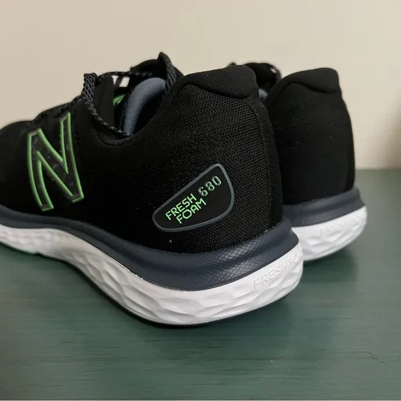 New Balance Fresh Foam 680 Running Shoes Men’s Size 11 - Black &amp; Green