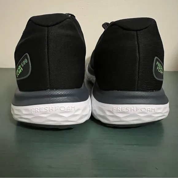 New Balance Fresh Foam 680 Running Shoes Men’s Size 11 - Black &amp; Green