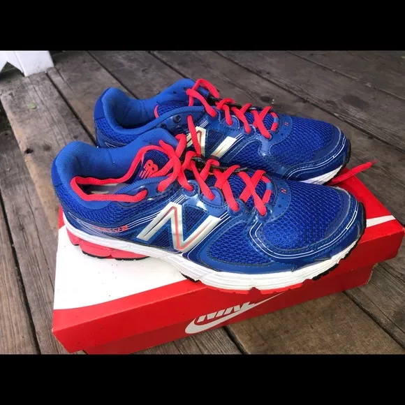 New balance women’s 680V2 running shoes
