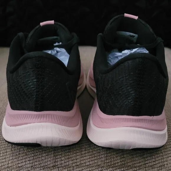 NEW BALANCE WOMEN'S FUEL CELL PROPEL V4 BLACK PINK RUNNING