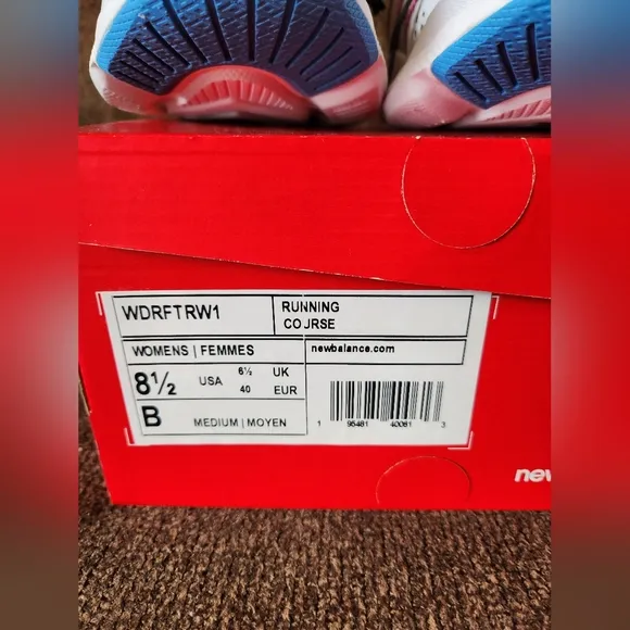 New Balance Womens Running Shoes Black White Blue Grey Pink 8.5B NEW