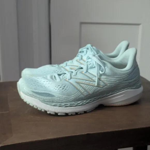 New Balance Women's Tiffany Blue Running Shoes Athletic Athletic Sz 10
