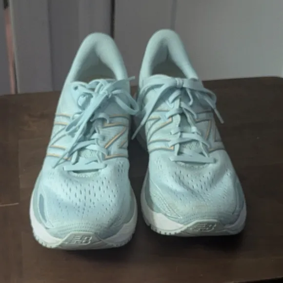 New Balance Women's Tiffany Blue Running Shoes Athletic Athletic Sz 10