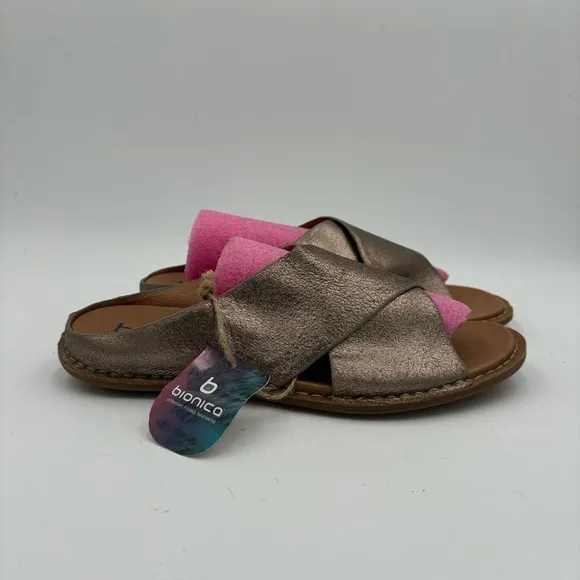 NEW Bionica Women’s 9 Crackled Leather Arcola Slip On Criss Cross Sandals