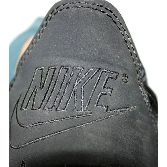 New Black Nike Air Tennis Shoes - SZ 7.5