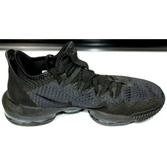 New Black Nike Air Tennis Shoes - SZ 7.5