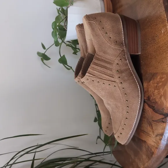New Crown Vintage Kavita Leather Suede Studded Bootie Boot Size 6.5