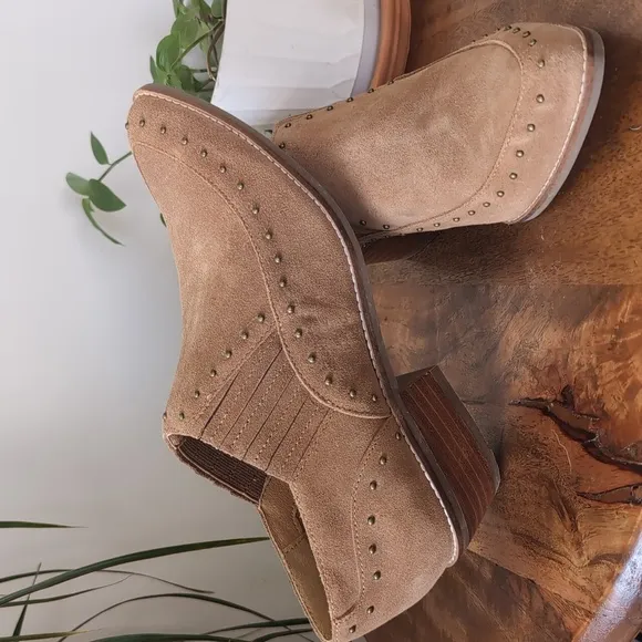 New Crown Vintage Kavita Leather Suede Studded Bootie Boot Size 6.5