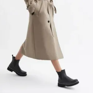NEW HUNTER Refined Stitch Chelsea Rain Boots - Waterproof black For Women 025