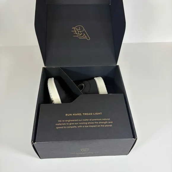 New in Box New NWT Allbirds Black and White Wool Piper Go Shoes Sneakers Size W7