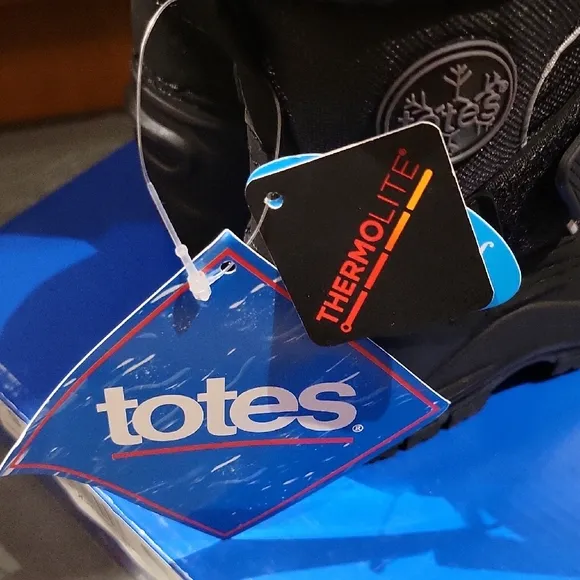 New in Box: totes Taelor Toddler Boys Waterproof Winter Boots
