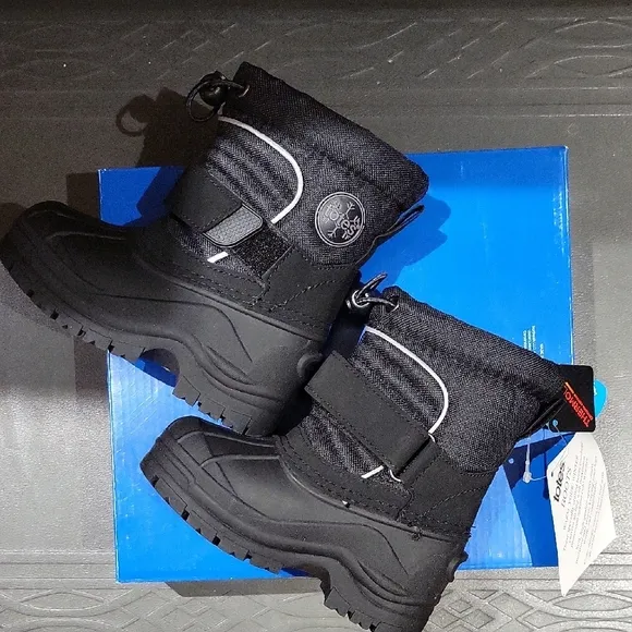 New in Box: totes Taelor Toddler Boys Waterproof Winter Boots
