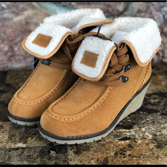 NEW Khombu Sasha Lace-Up Cold-Weather Moon boots