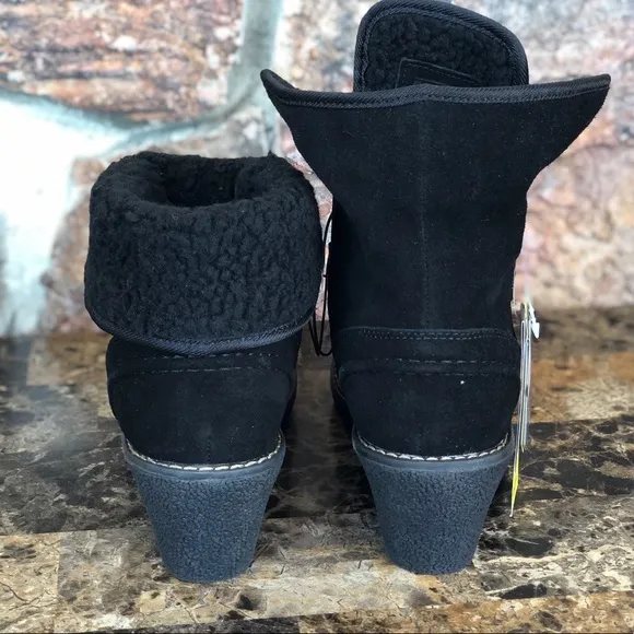 NEW Khombu Sasha Lace-Up Cold-Weather Moon boots