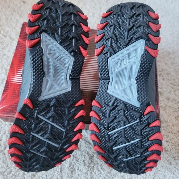 NEW Kids Fila Exhibition 6 running shoes size 4 red/black w box unisex