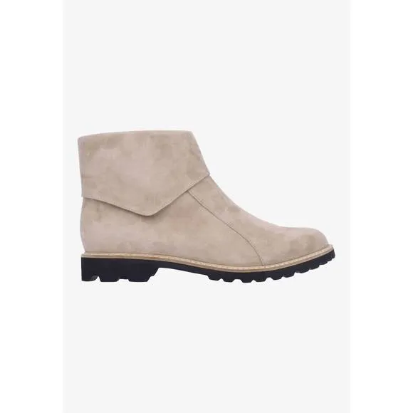 NEW L'AMOUR DES PIEDS women's romila boots in taupe kid suede