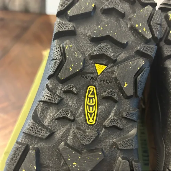 New mens Keen Brown and Black Hiking Boots with Ankle Support (8.5)