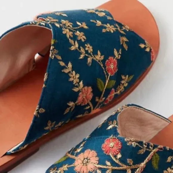 New MOMO x Free People Sunny Days 8 Blue Embroidered Silk Leather Slip-On Sandal