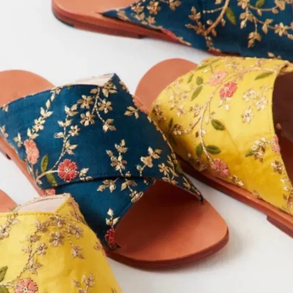 New MOMO x Free People Sunny Days 8 Blue Embroidered Silk Leather Slip-On Sandal