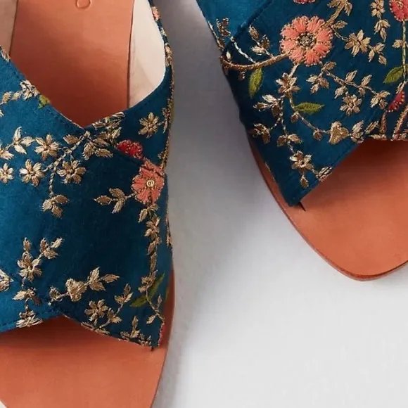 New MOMO x Free People Sunny Days 8 Blue Embroidered Silk Leather Slip-On Sandal