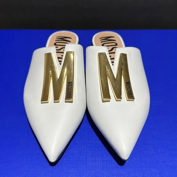 🔥🔥🔥NEW Moschino White Leather Logo Pointy Mules Sandals