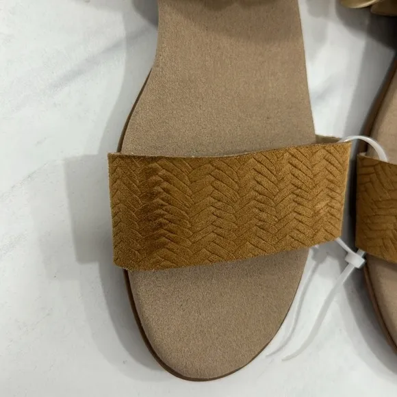 NEW! Munro Medium Tan Cleo Sandal - Size 10.5