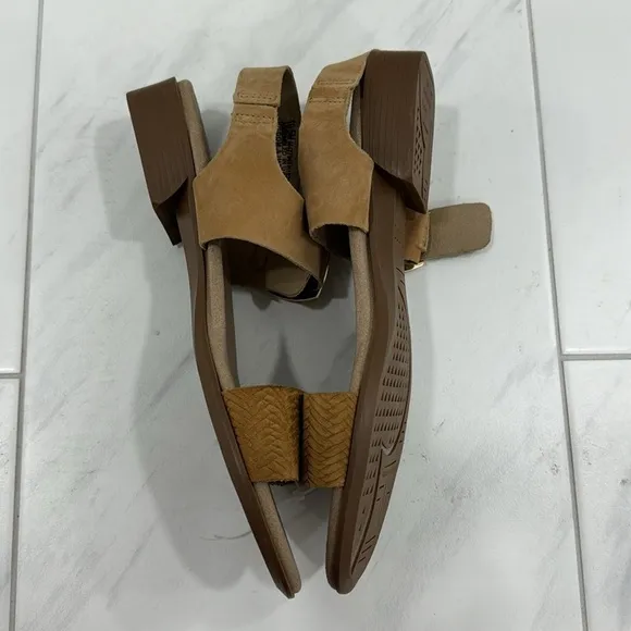 NEW! Munro Medium Tan Cleo Sandal - Size 10.5