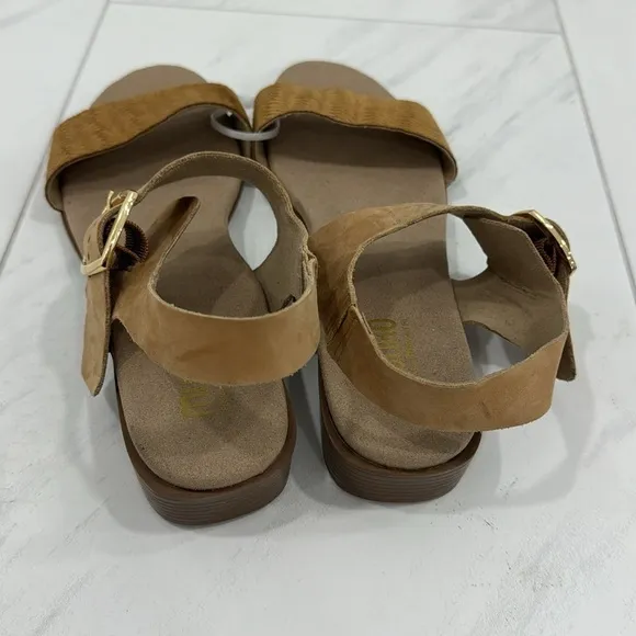 NEW! Munro Medium Tan Cleo Sandal - Size 10.5
