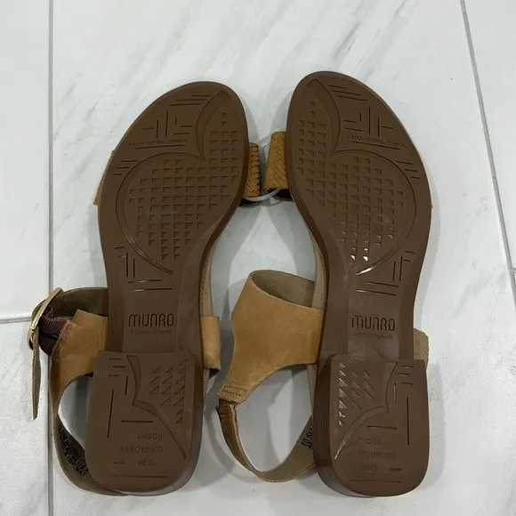 NEW! Munro Medium Tan Cleo Sandal - Size 10.5