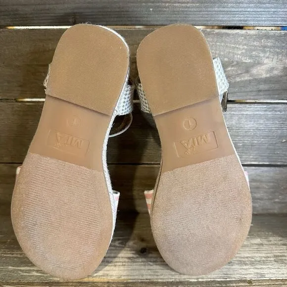 New‎ NWOB Big Kids Mia Esmee Peach/Off White Sandal Sandals Size 1 Y