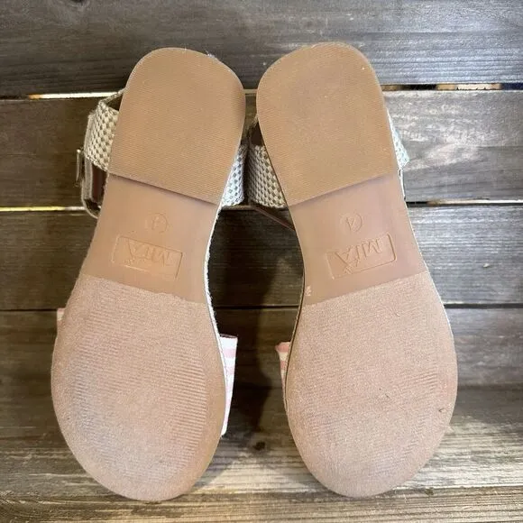 New NWOB Big Kids Mia Esmee‎ Peach/Off White Sandal Sandals Size 4 Y