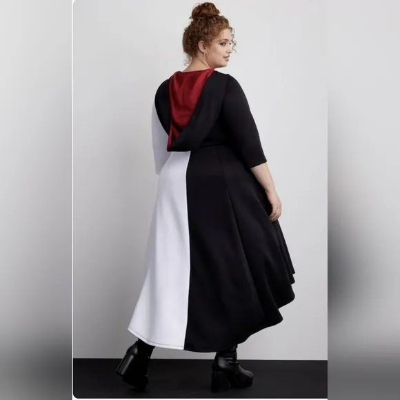 New Torrid Disney Cruella Hooded Scuba Multi Dress Size 6X / 30