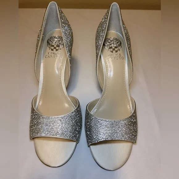 NEW VINCE CAMUTO Aliandry2 Rhinestone Slip On Heels Sandals Women’s, Size 8.5M