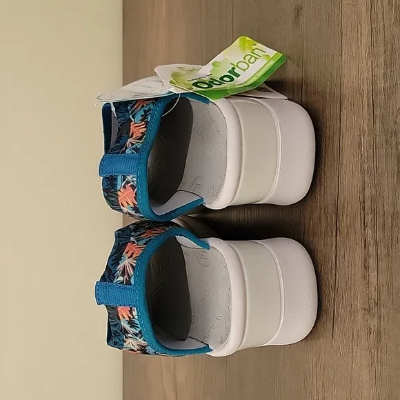 NEW Washable Bzees Secret Wedge Heel Slip On Tropical Leaf Print Sandals…