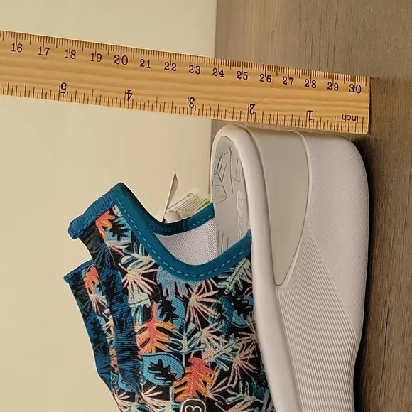 NEW Washable Bzees Secret Wedge Heel Slip On Tropical Leaf Print Sandals…