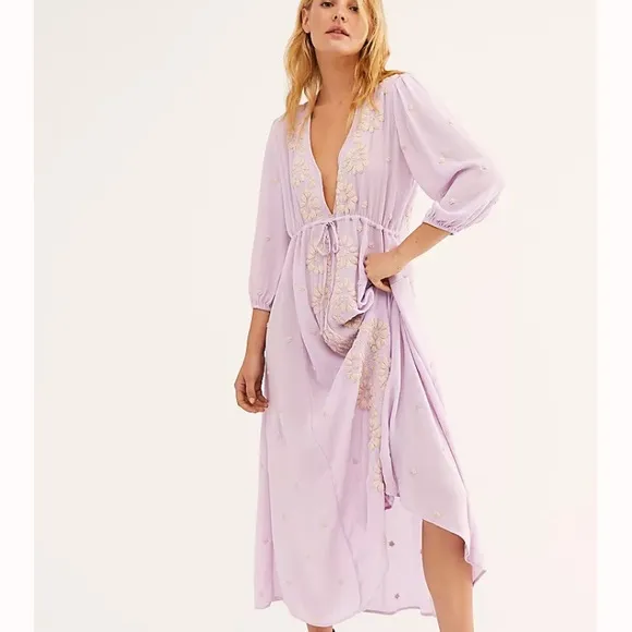 New with Tag : Free People Embroidered Fable Midi Dress. Size Medium