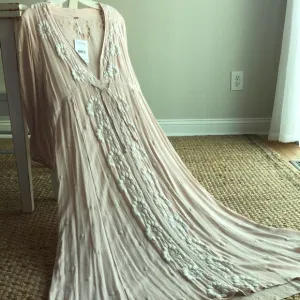 New with Tag : Free People Embroidered Fable Midi Dress. Size Medium