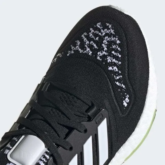 [NEW] Women's adidas UltraBoost 22 Running Shoes Black GX8019