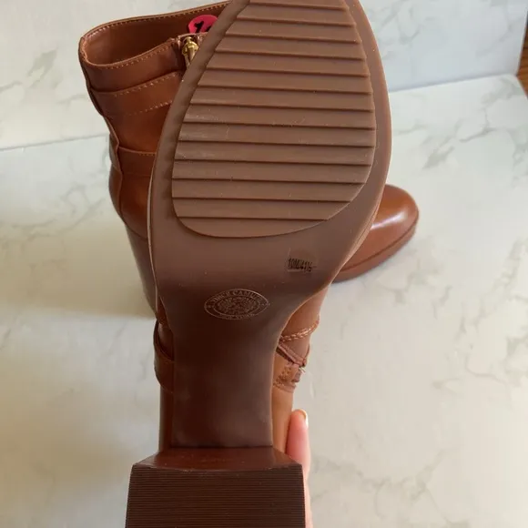 New Women's Vince Camuto Coliana Brown Leather Platform Ankle Boots Booties 10