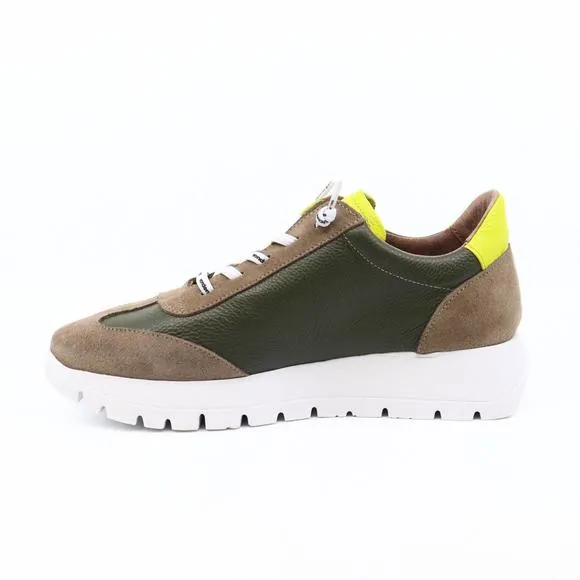 NEW WONDERS women's trend cyber sneakers in taupe