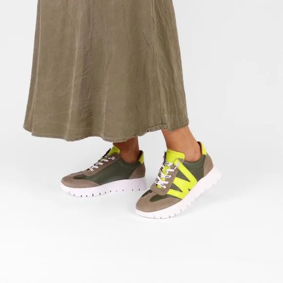NEW WONDERS women's trend cyber sneakers in taupe