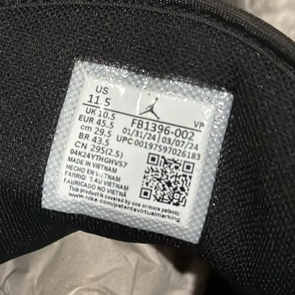 🫨NEW🔐Jordan STAY LOYAL 3 tennis shoes sneakers MEN 11.5 GS BLACK METALLIC GOLD