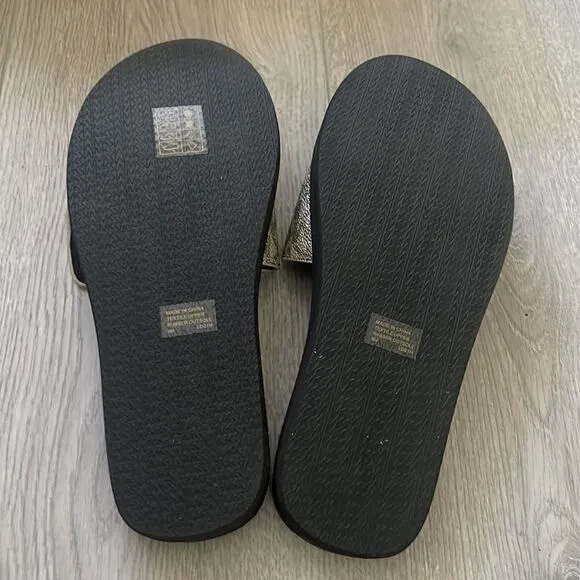 NEW MICHAEL KORS slides sandals gold 7