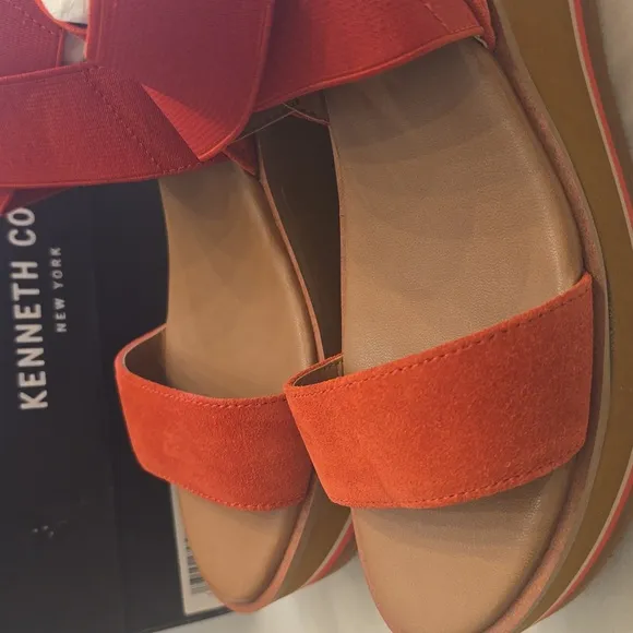 NIB Kennth Cole Harlow Eva Wedge Shoes In Size 7.5